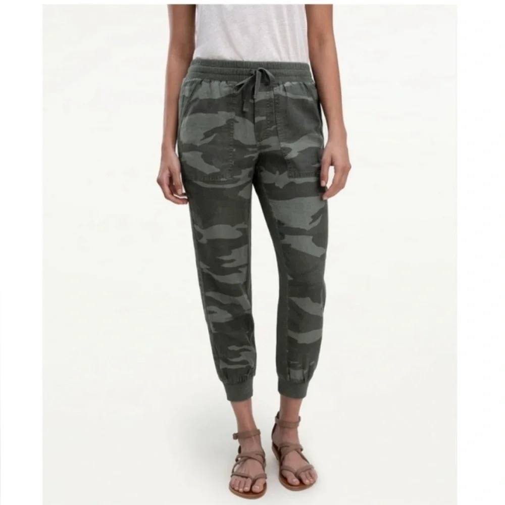 Splendid Camo Jogger Pants in Gray Green Small